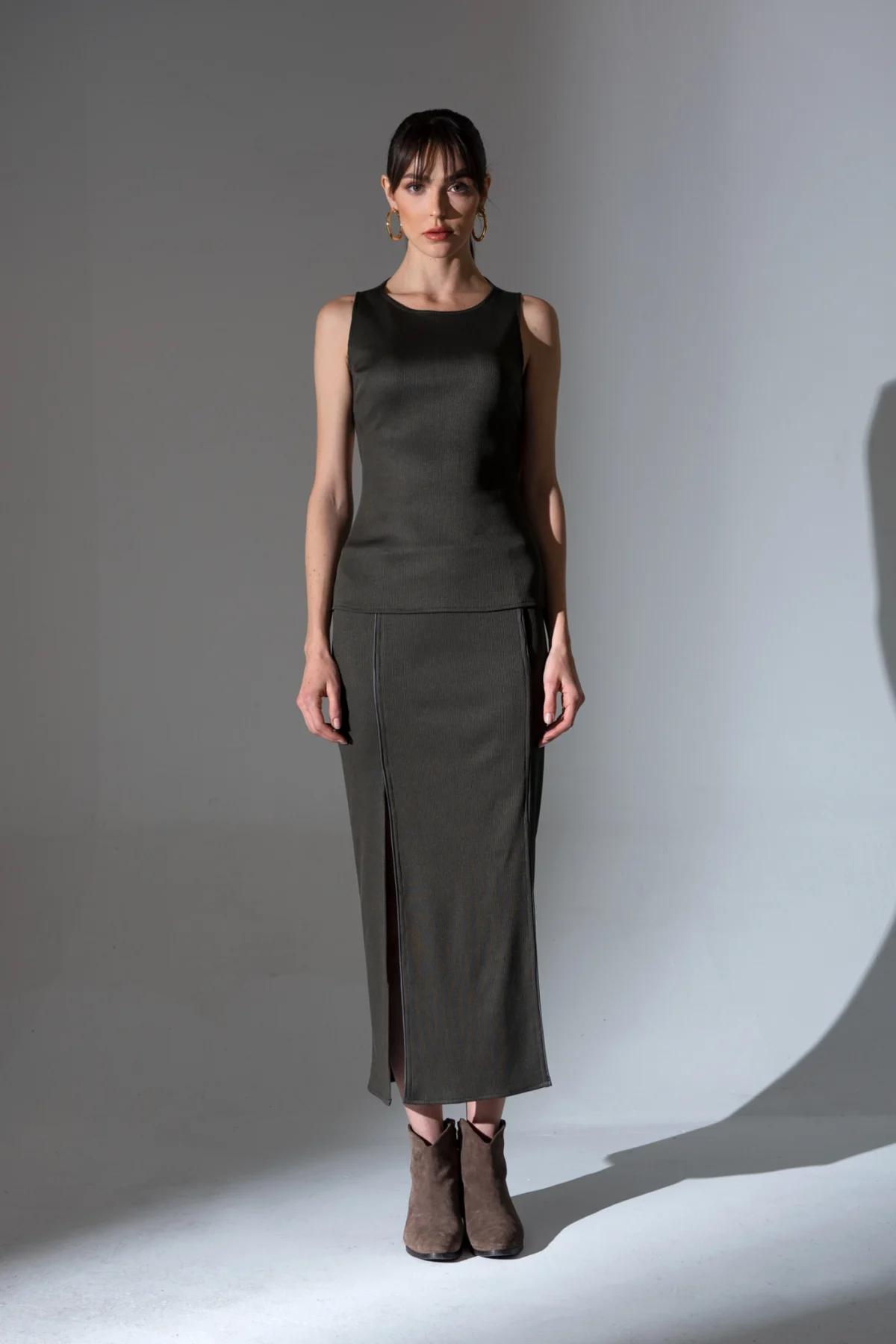 Haki Deri Biyeli Yırtmaçlı Etek - BE OZ - Görsel 3