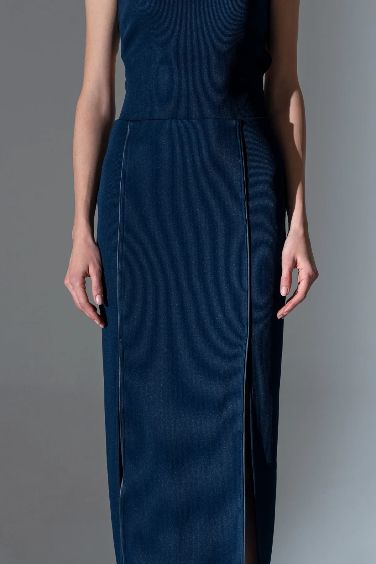 Haki Deri Biyeli Yırtmaçlı Etek - BE OZ - Görsel 10