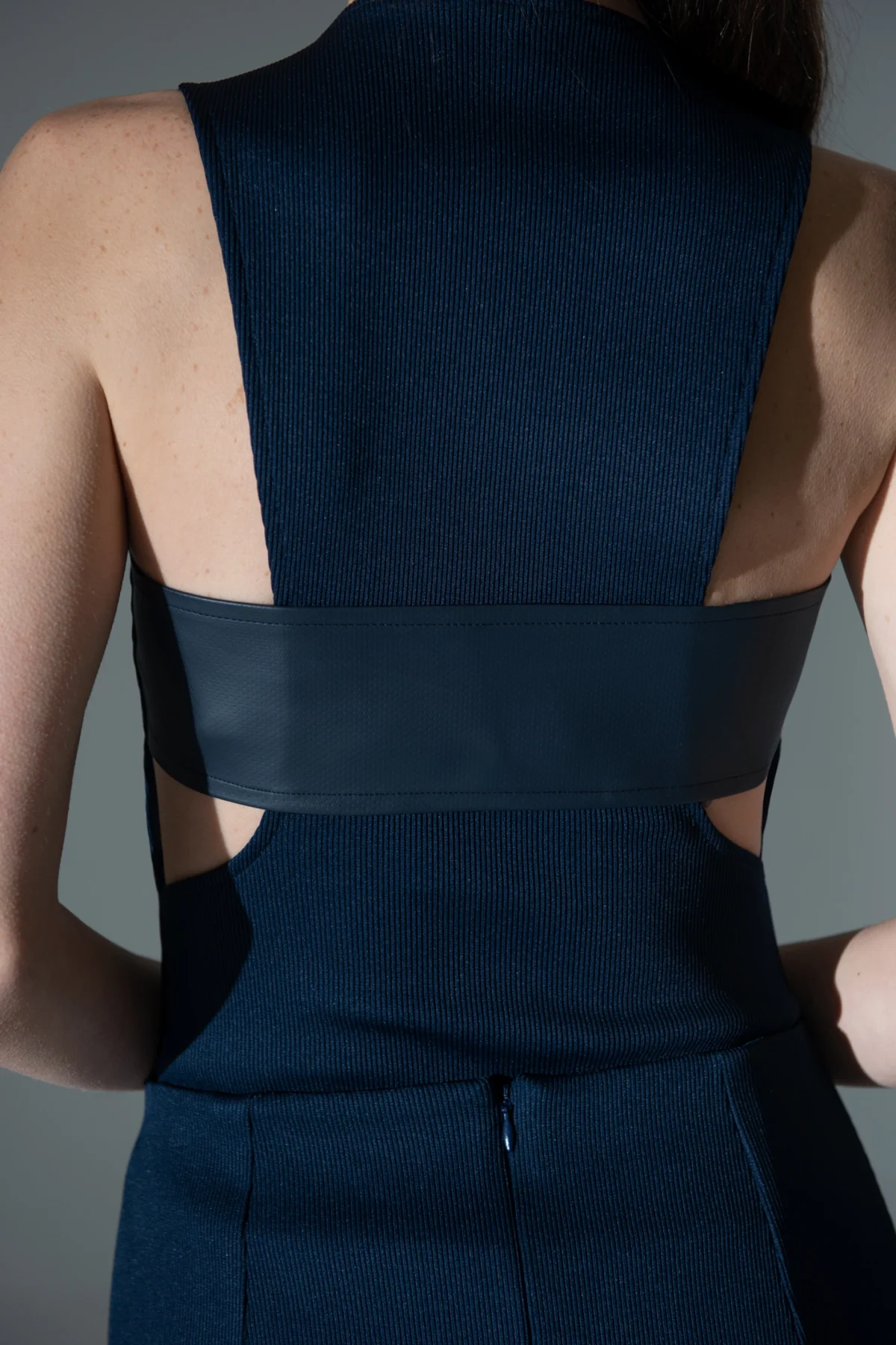 Sırtı Deri Detaylı Lacivert Bluz - BE OZ - Görsel 4