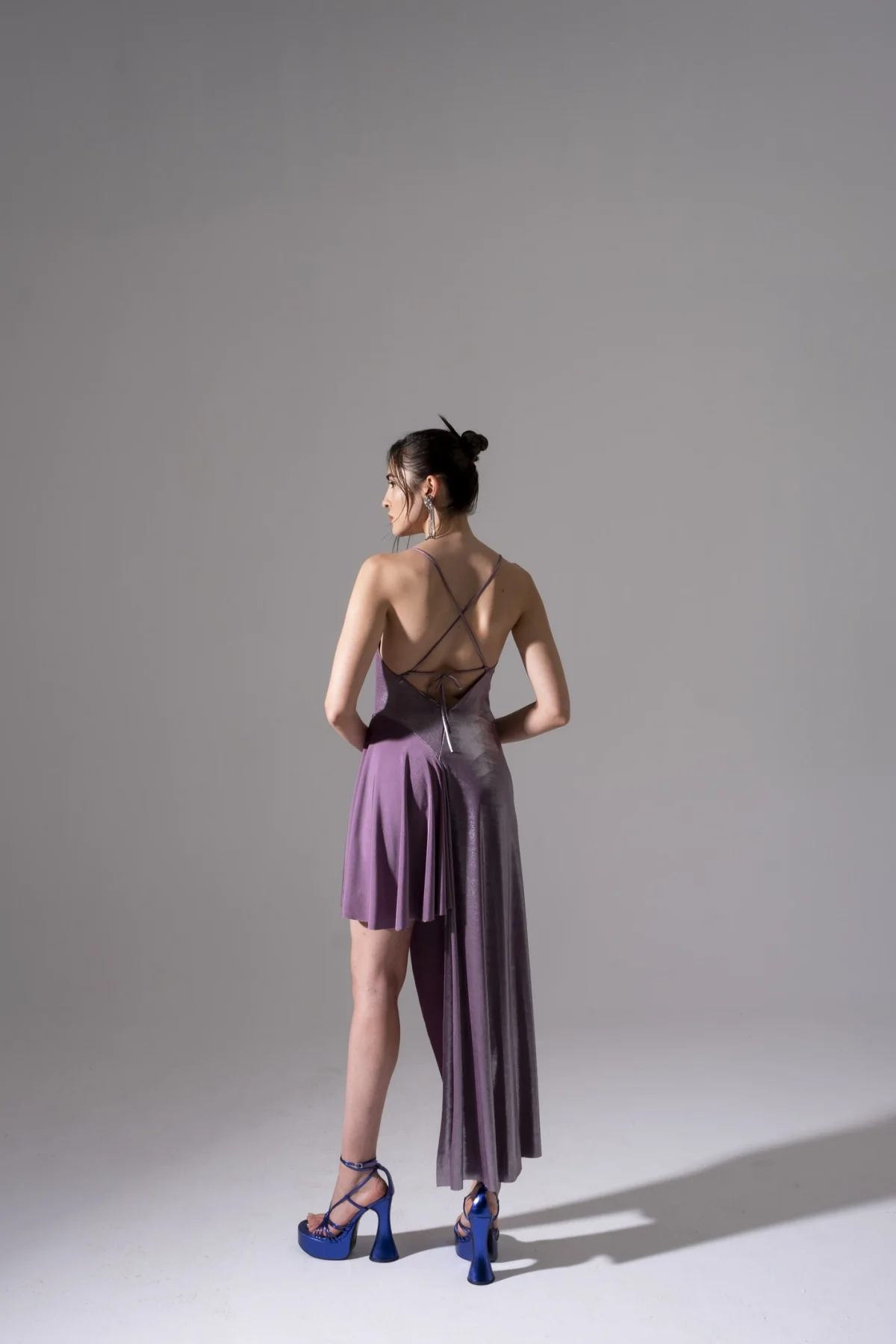 Aura Asimetrik Tasarım Gold Gece Elbisesi-BE OZ - Görsel 6