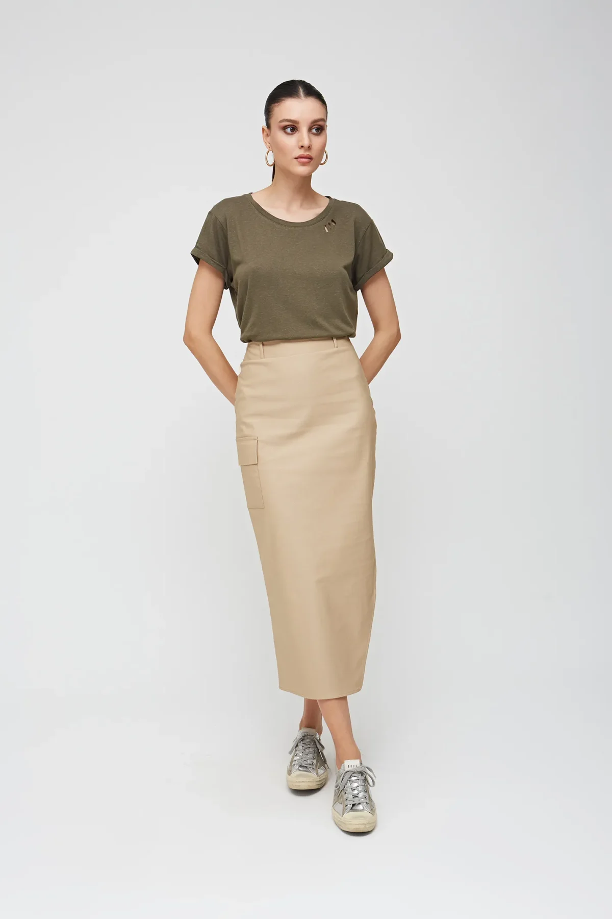 Kesikli Kısa Kol Bej Basic T-shirt - BE OZ - Görsel 4