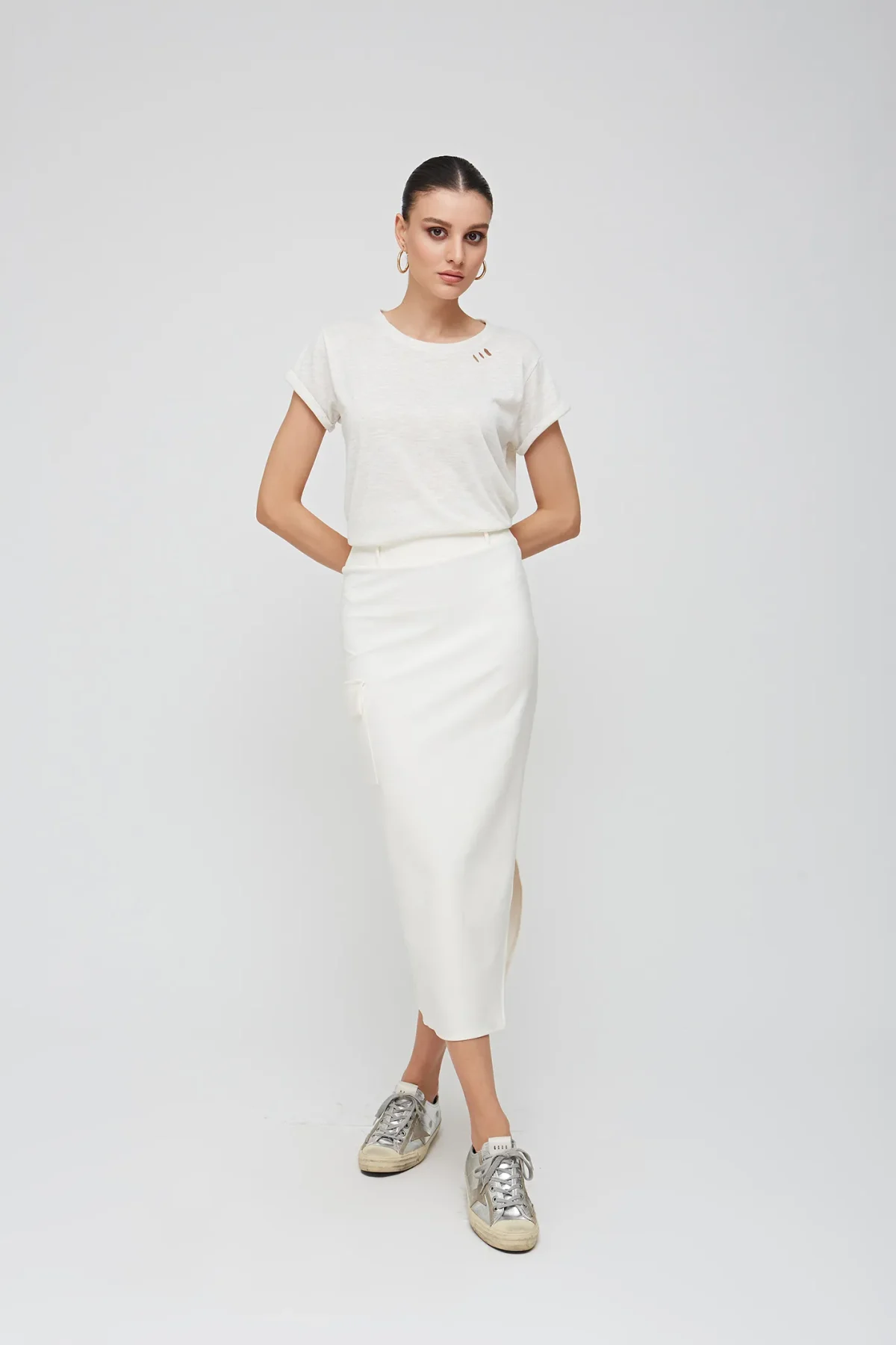 Kesikli Kısa Kol Bej Basic T-shirt - BE OZ - Görsel 2