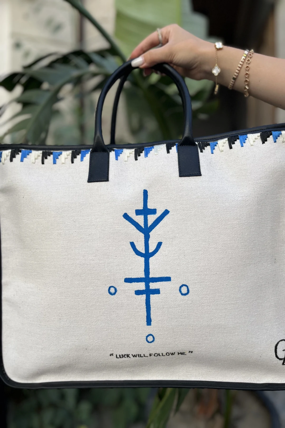 Nakış İşlemeli Şans Sembollü Kanvas Çanta - BE OZ - Görsel 2