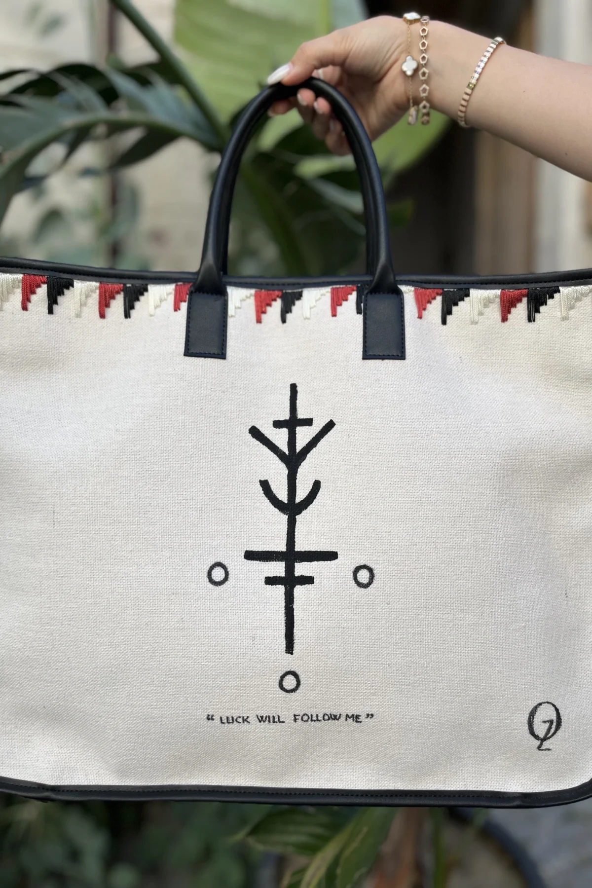 Nakış İşlemeli Şans Sembollü Kanvas Çanta - BE OZ - Görsel 2