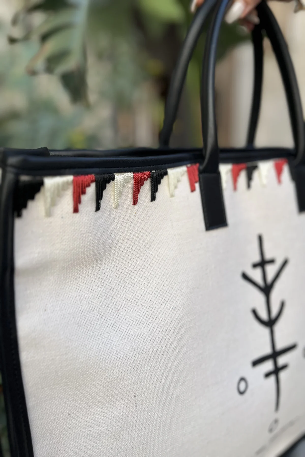 Nakış İşlemeli Şans Sembollü Kanvas Çanta - BE OZ - Görsel 3